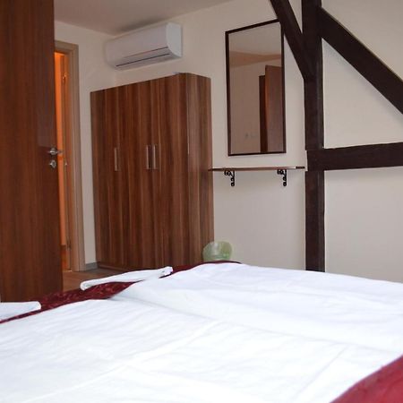 Holdfenyszallas Bed & Breakfast Seghedin Exterior foto