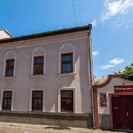 Holdfenyszallas Bed & Breakfast Seghedin Exterior foto