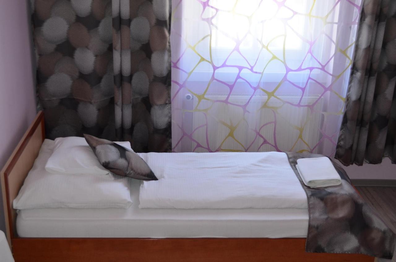 Holdfenyszallas Bed & Breakfast Seghedin Exterior foto