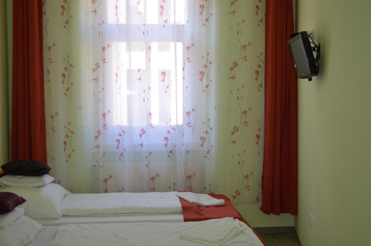 Holdfenyszallas Bed & Breakfast Seghedin Exterior foto