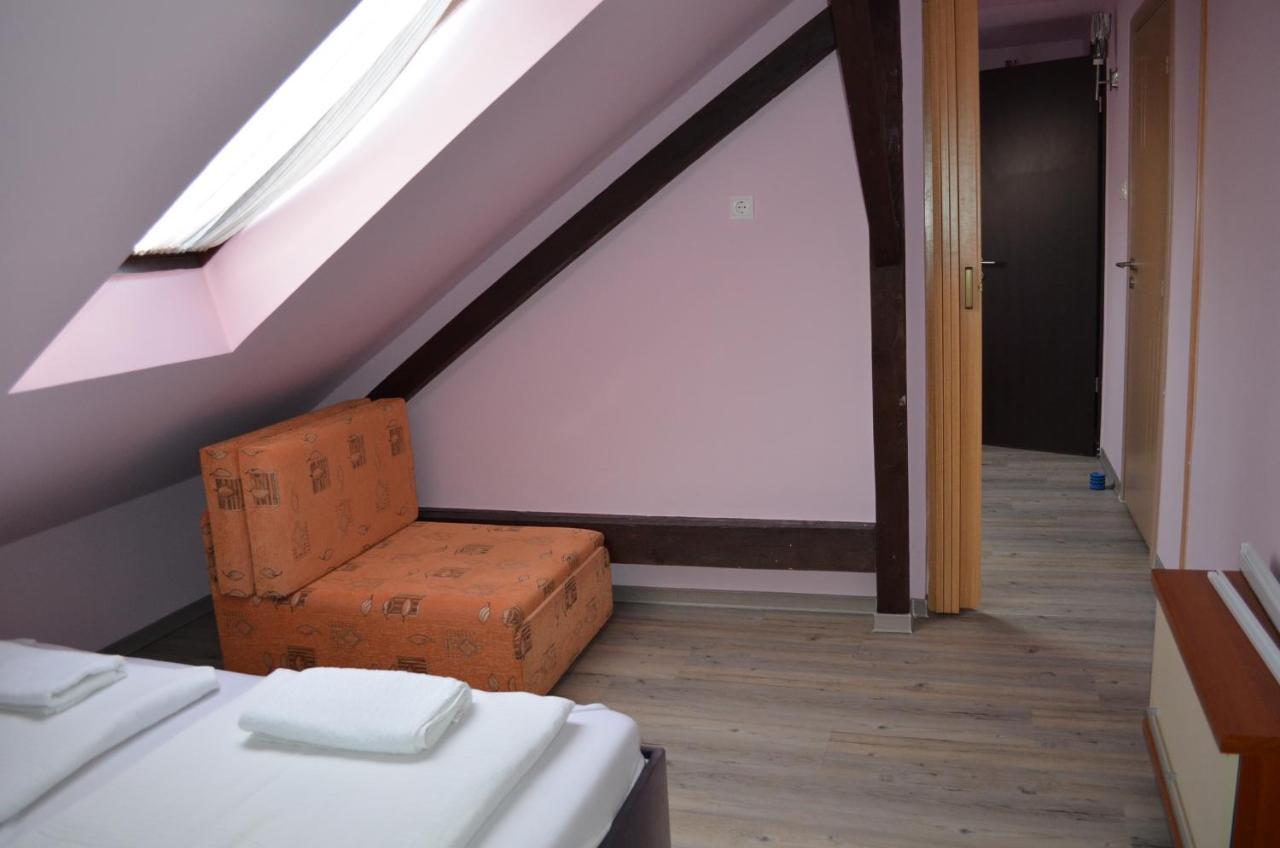 Holdfenyszallas Bed & Breakfast Seghedin Exterior foto