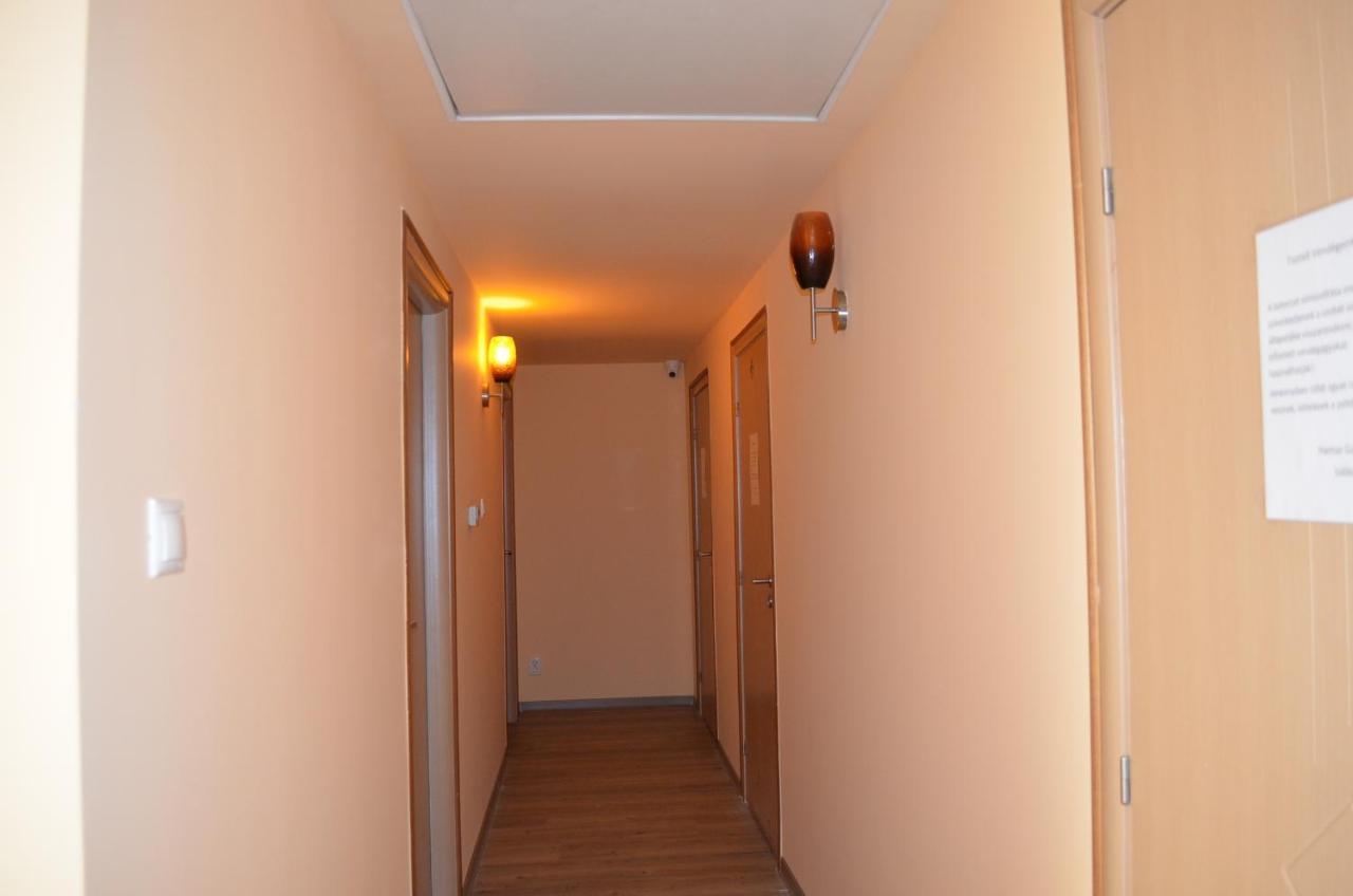Holdfenyszallas Bed & Breakfast Seghedin Exterior foto